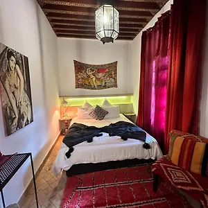 Riad Riad103 Piscine Chauffée Sur Le Rooftop, Jacuzzi Hot&hammam Massage Marrakesh